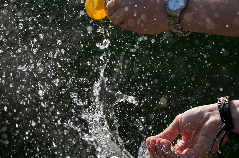 Illustration for article titled 8 Photos Of Wet, Wet Water Fights